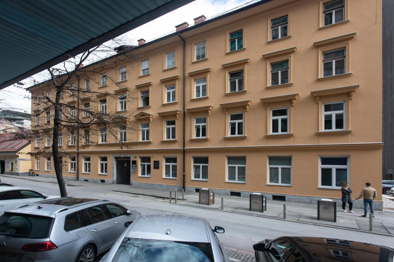 Stay In Pub Kamera Klub Apatment-City Center Ljubljana Ngoại thất bức ảnh