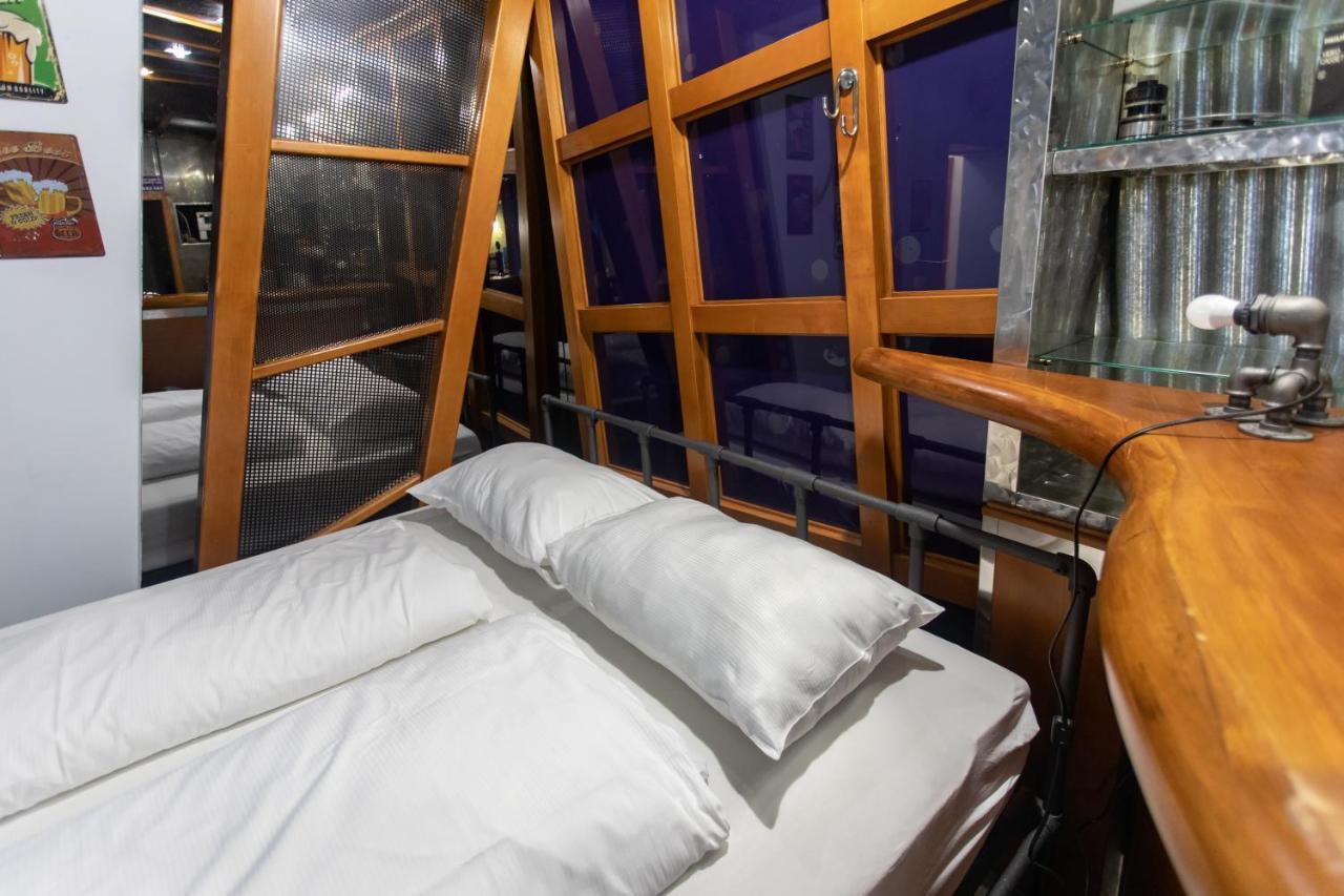 Stay In Pub Kamera Klub Apatment-City Center Ljubljana Ngoại thất bức ảnh